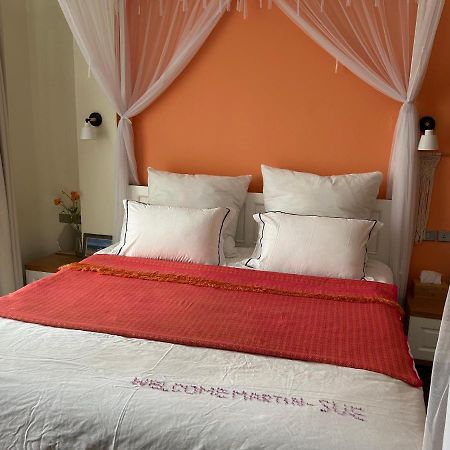 Bed and Breakfast Chez Madame Binh Ханой Екстер'єр фото